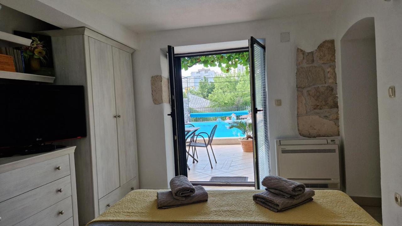 Apartman Karla โมสตาร์ ภายนอก รูปภาพ