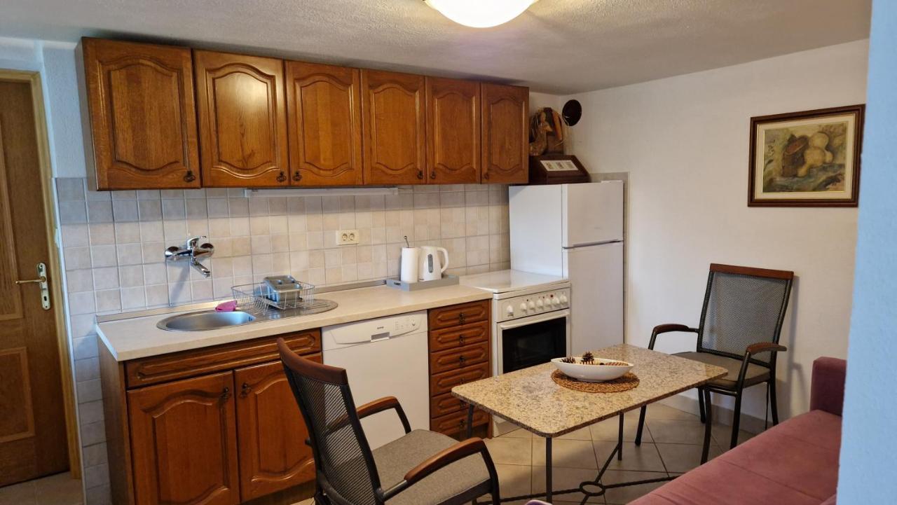 Apartman Karla โมสตาร์ ภายนอก รูปภาพ